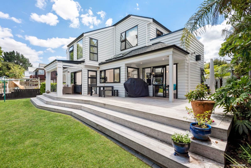 44 Lagoon Way, West Harbour, Auckland - Carousel 2