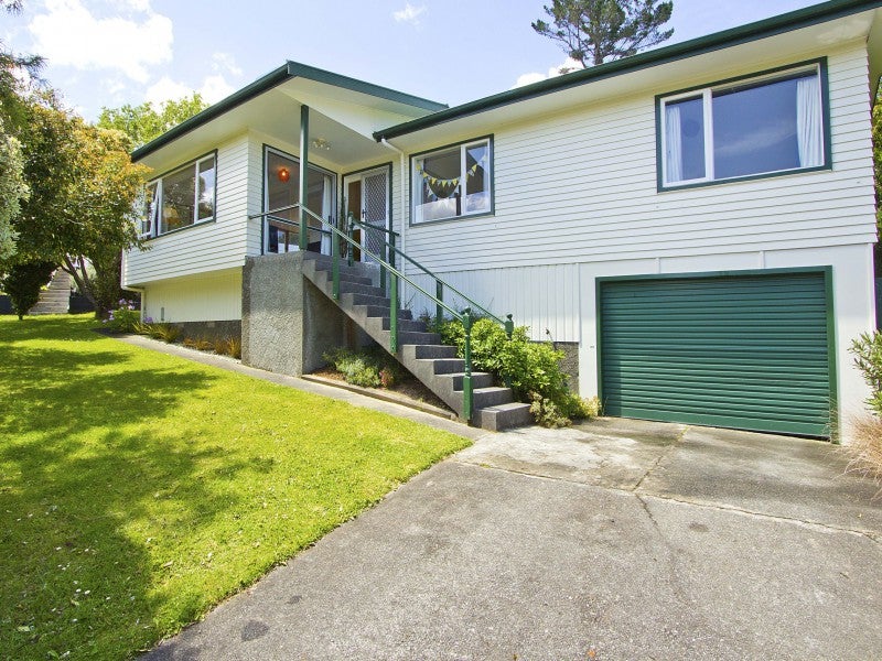 34 Kingsley Street, Stokes Valley, Lower Hutt - Carousel 1