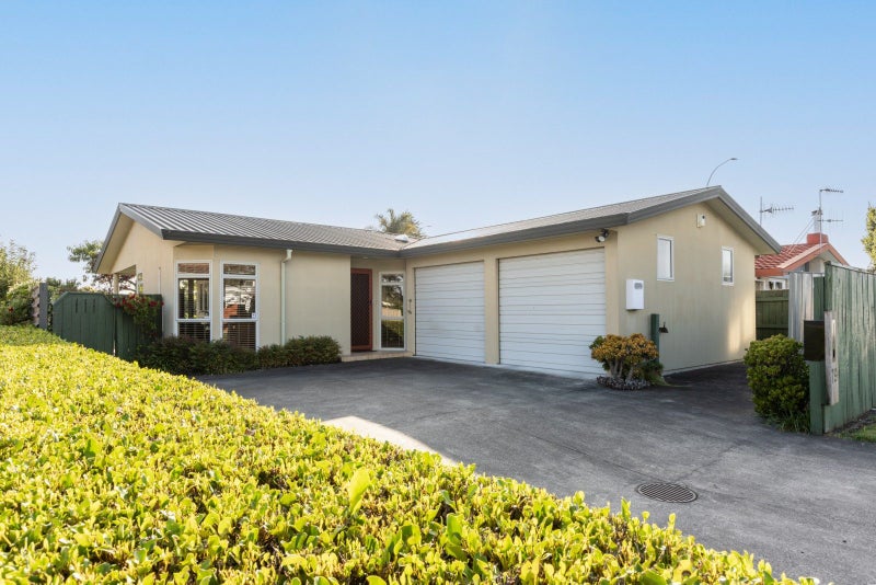 79 Upham Crescent, Taradale, Napier - Carousel 1