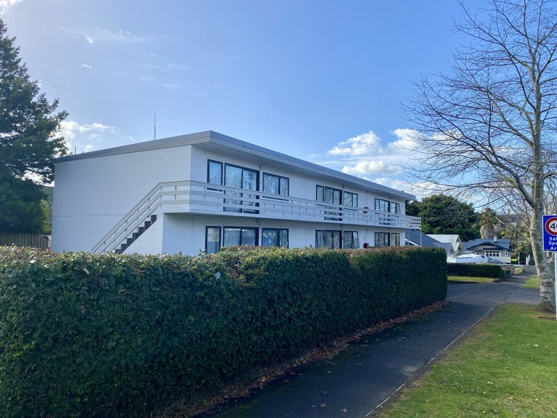 2/206 River Road, Claudelands, Hamilton - Carousel 1