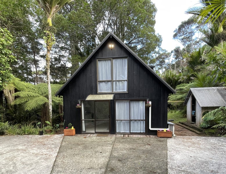 57 Tainui Road, Titirangi, Auckland - Carousel 1
