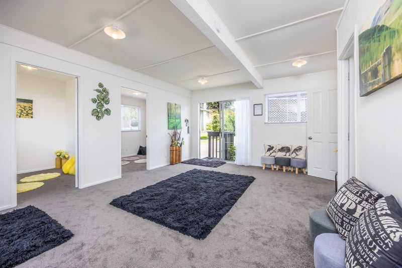 3/144 Godley Road, Green Bay, Auckland - Carousel 1