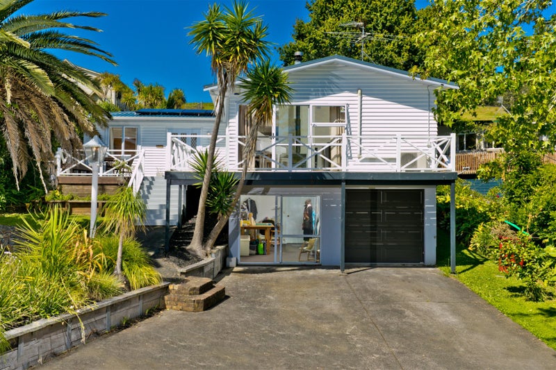 23 Grassmere Road, Henderson Valley, Auckland - Carousel 1