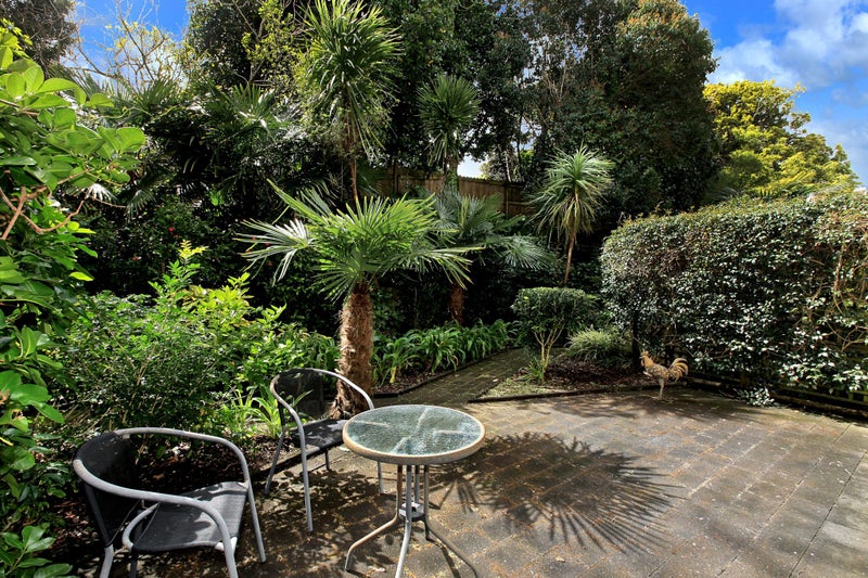 6/18 Edenvale Crescent, Mount Eden, Auckland - Carousel 1