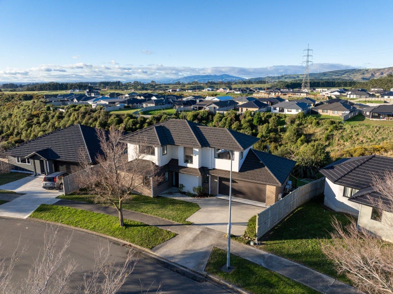 9 Gibraltar Way, Fitzherbert, Palmerston North - Carousel 38