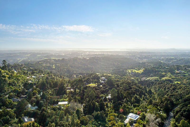 898 West Coast Road, Waiatarua, Auckland - Carousel 1