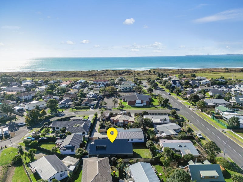 5B Hayley Grove, Papamoa Beach, Papamoa - Carousel 1
