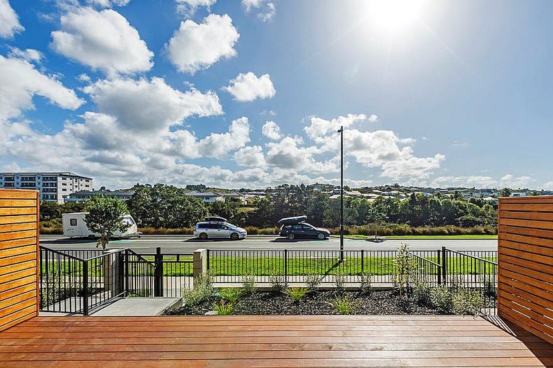 70 Arran Point Parade, Orewa, Orewa - Carousel 15
