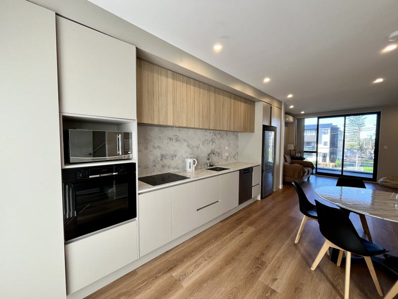 5/218 Lake Road, Northcote, Auckland - Carousel 1