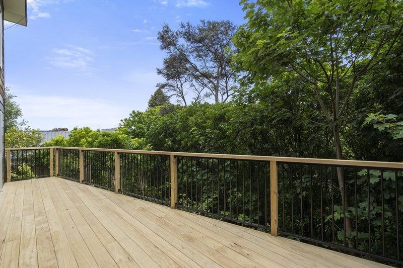 16 Penryn Drive, Camborne, Porirua - Carousel 14