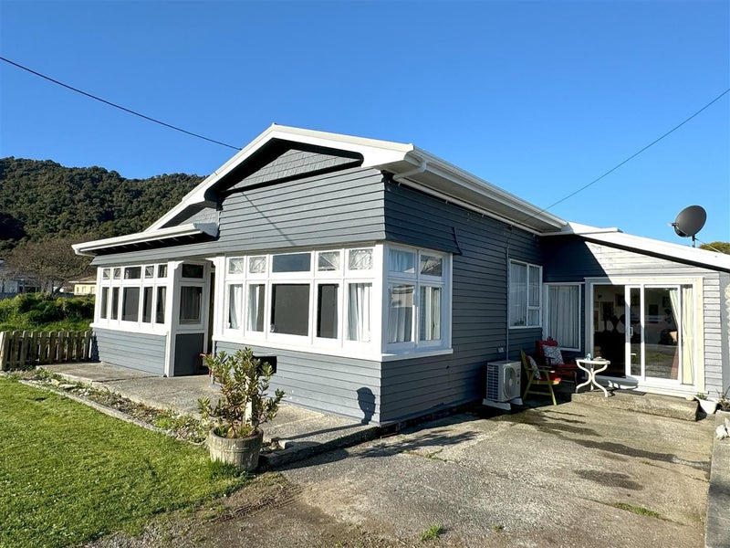 9 Newcastle Street, Cobden, Greymouth - Carousel 1