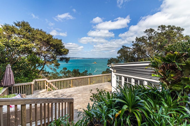 9 Upland Road, Omiha, Waiheke Island - Carousel 1