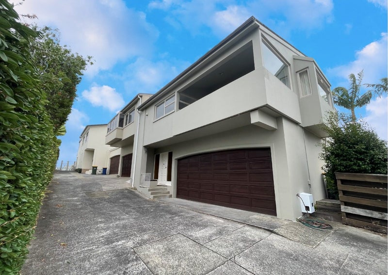 61 Stanley Point Road, Stanley Point, Auckland - Carousel 1