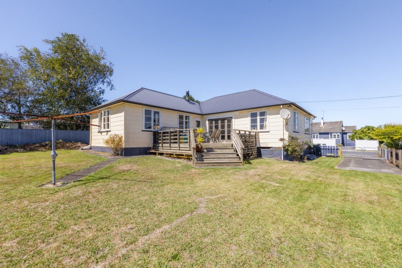 12 Freyberg Terrace, Waipukurau, Waipukurau - Carousel 1