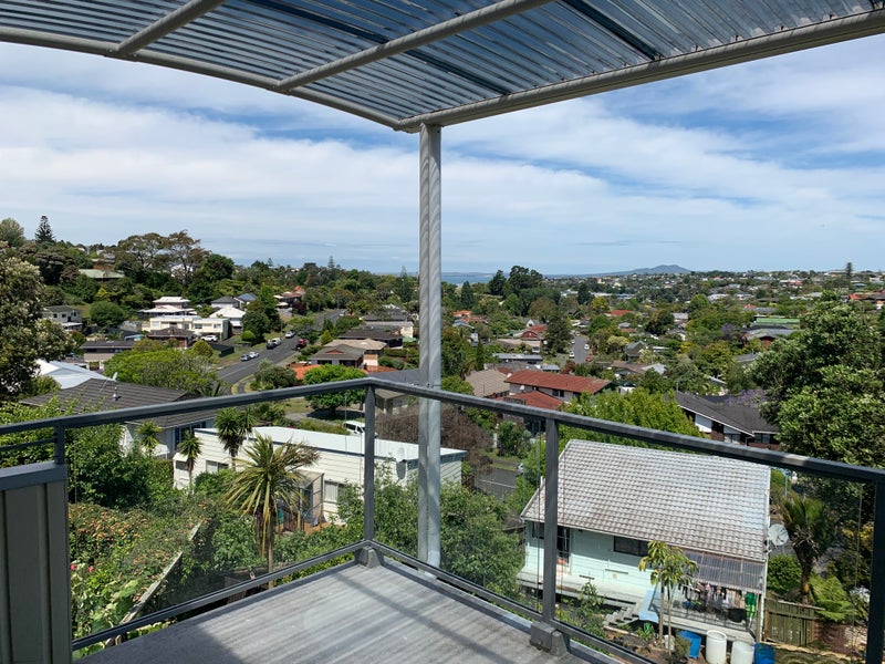 2/23 Barker Rise, Northcross, Auckland - Carousel 1