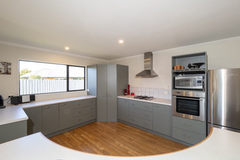 3 Millstream Lane, Allenton, Ashburton - Carousel 2