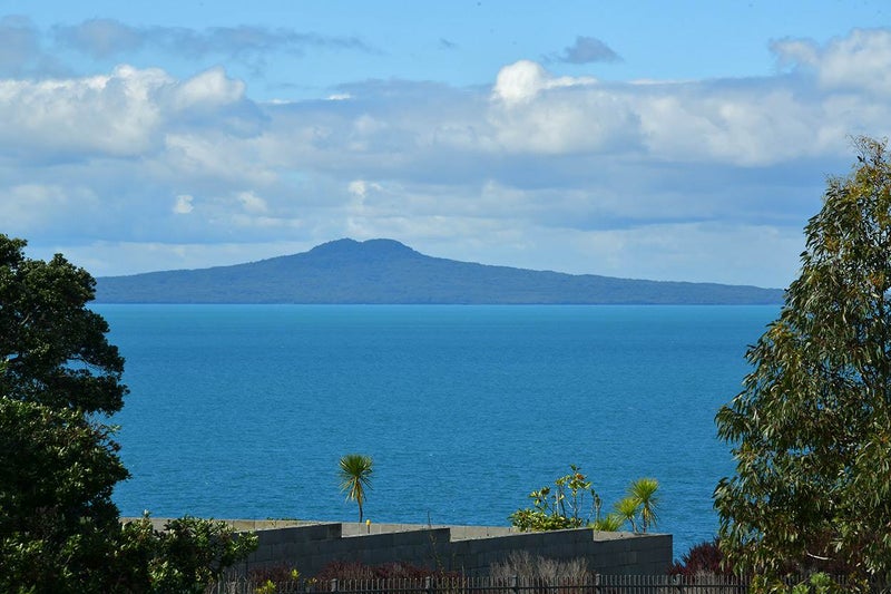 277 Pinecrest Drive, Gulf Harbour, Whangaparaoa - Carousel 1