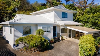 2/106 Stapleford Crescent, Browns Bay, Auckland - Carousel 1