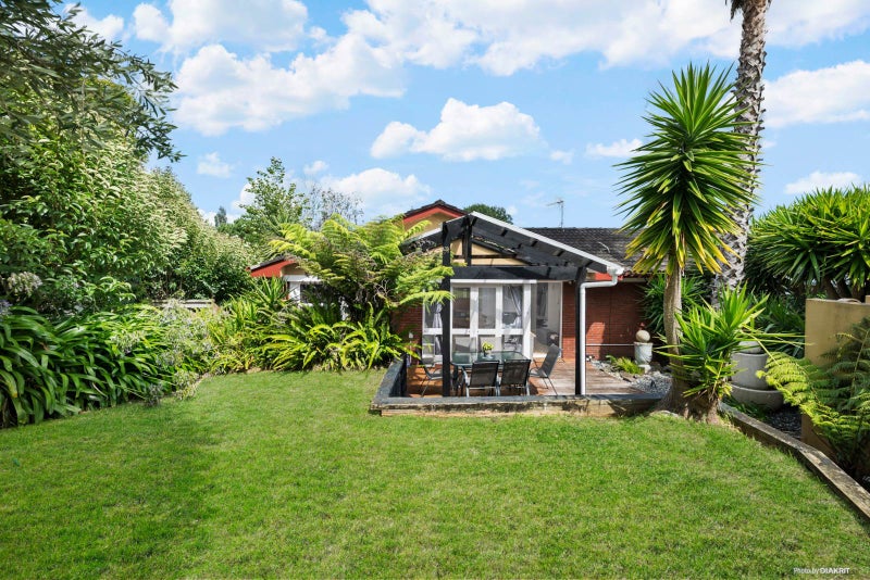 29 Bert Wilson Place, Cockle Bay, Auckland - Carousel 1