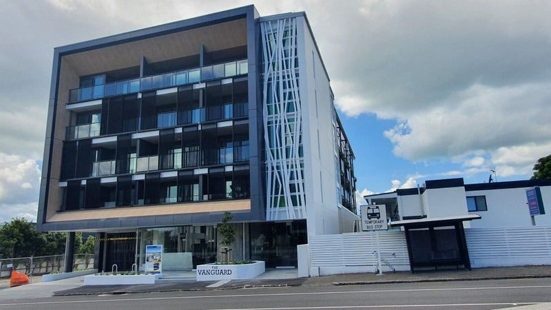 201/64 Great South Road, Epsom, Auckland - Carousel 1