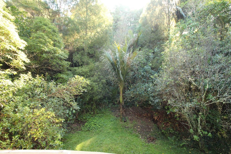 5 Herrings Cove Place, Titirangi, Auckland - Carousel 2