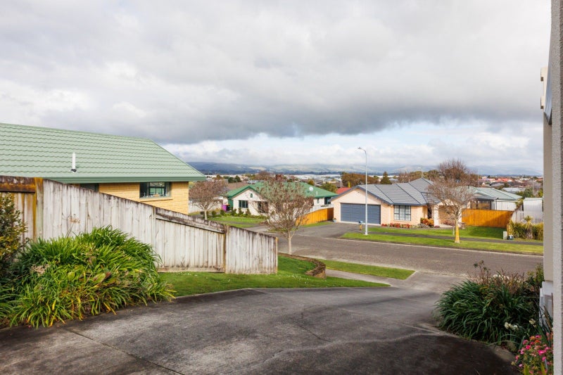 6 Jordan Way, Kelvin Grove, Palmerston North - Carousel 23