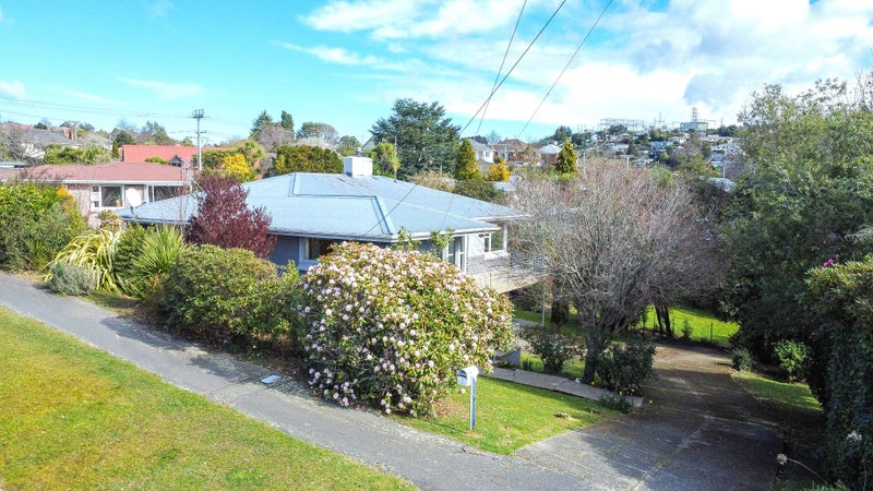 3 Jason Street, Helensburgh, Dunedin - Carousel 1
