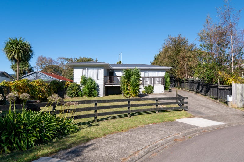 12 Cypress Place, Owhata, Rotorua - Carousel 1