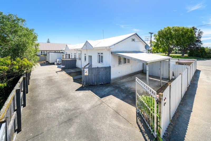 2 Carey Street, Longburn, Palmerston North - Carousel 1