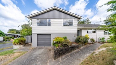 6 Brightwater Crescent, Totara Park, Upper Hutt - Carousel 1