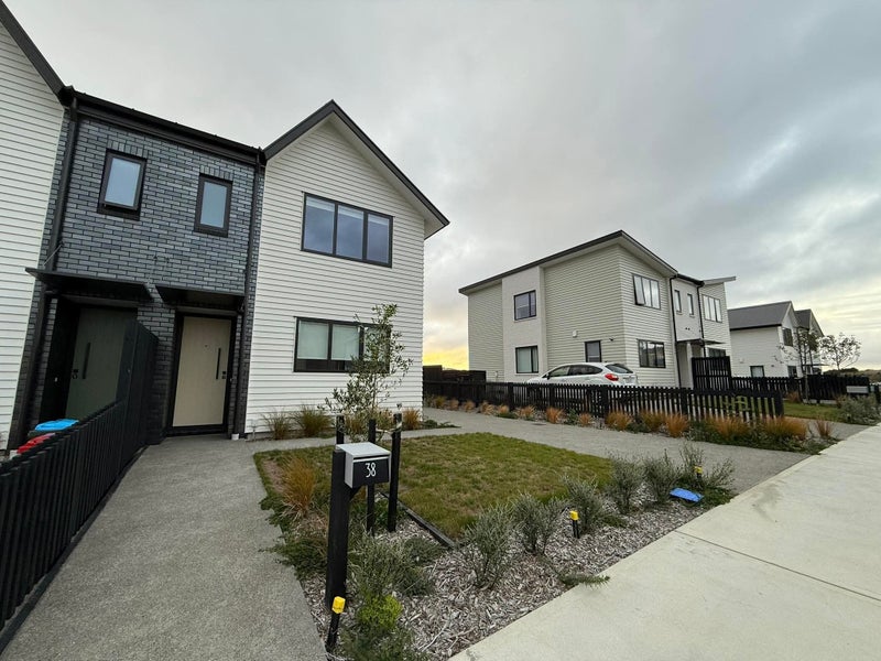 38 Turtleback Avenue, Whitby, Porirua - Carousel 2