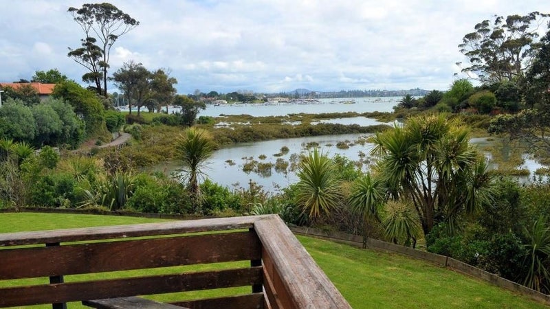 18 Dowling Place, Pakuranga, Auckland - Carousel 1