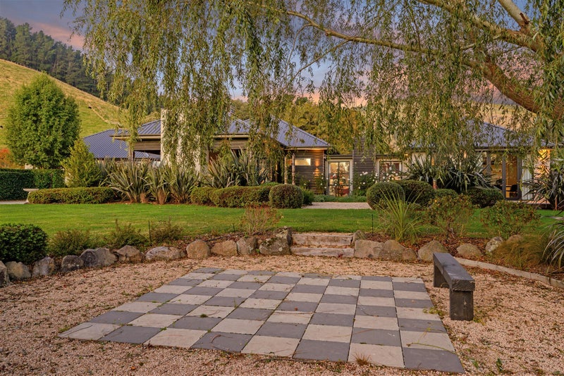 22 Heaton Drive, Christchurch - Carousel 2