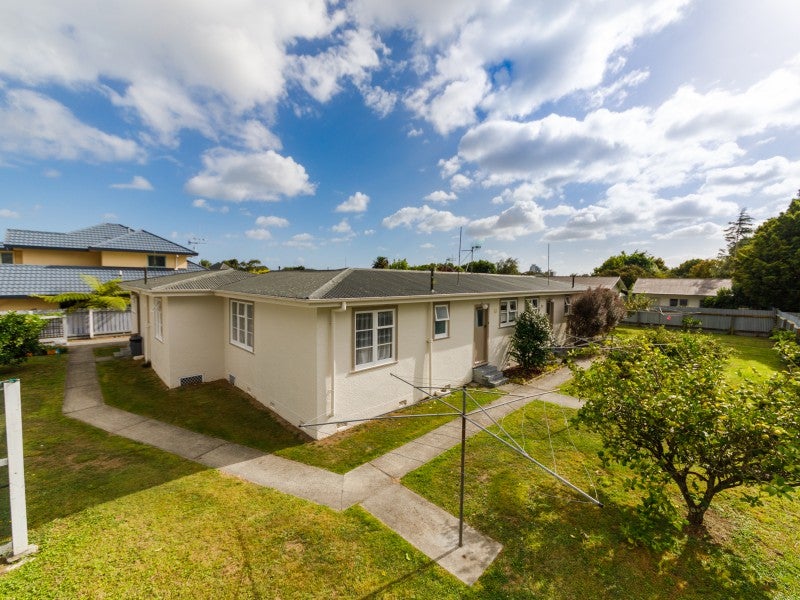 18 Douglas Street, West End, Palmerston North - Carousel 1