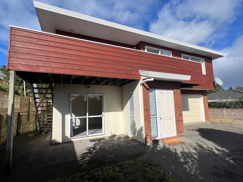 2/18 Newhaven Terrace, Mairangi Bay, Auckland - Carousel 1