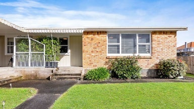 3/31 Exminster Street, Blockhouse Bay, Auckland - Carousel 1