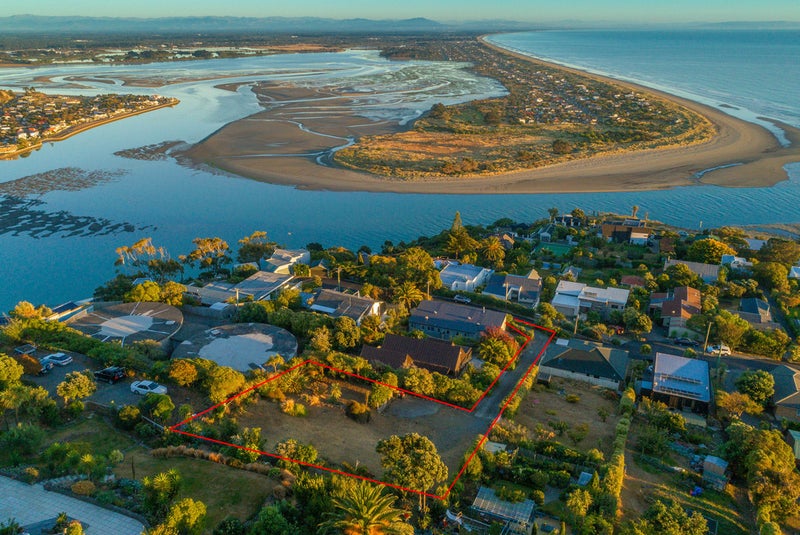 29 Tuawera Terrace, Clifton, Christchurch - Carousel 1