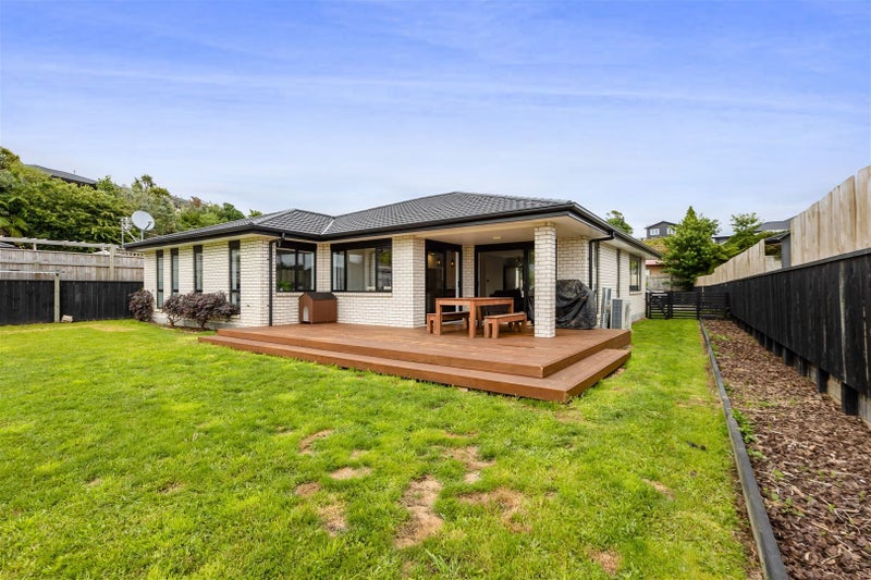 15 Frederick Place, Whalers Gate, New Plymouth - Carousel 2