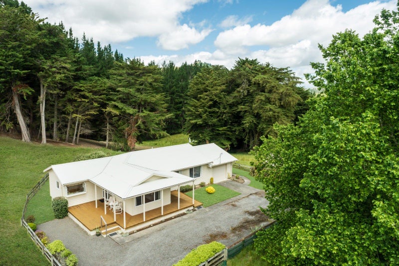 2069 Kahuranaki Road, Havelock North - Carousel 2