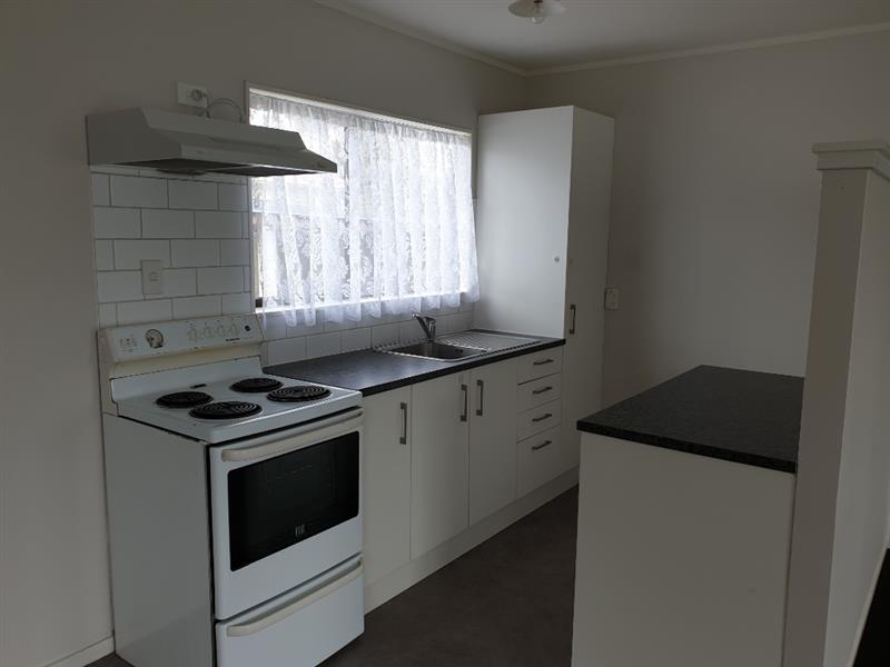 2/27 Templeton Place, Clendon Park, Auckland - Carousel 1