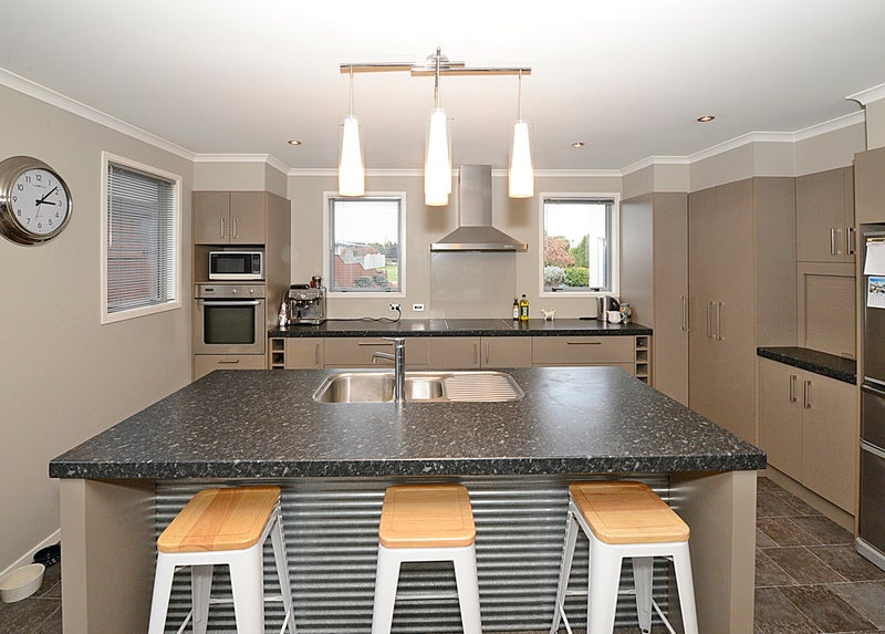 12 Ludlow Drive, Huntingdon, Ashburton - Carousel 2