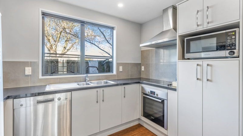 1/422 Barbadoes Street, Edgeware, Christchurch - Carousel 1
