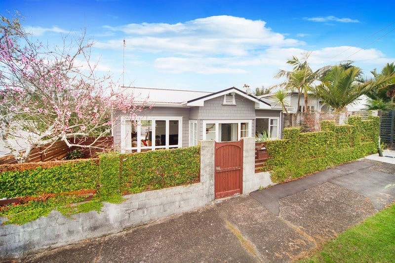 63 Finch Street, Morningside, Auckland - Carousel 1