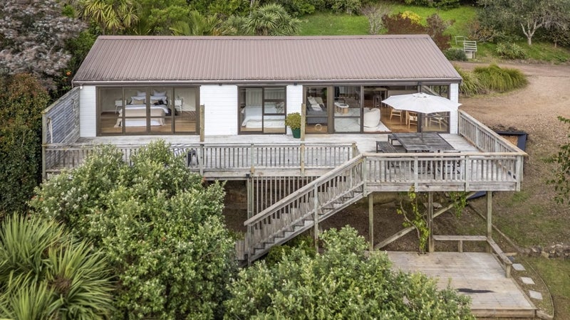 37B Ocean Road, Surfdale, Waiheke Island - Carousel 1