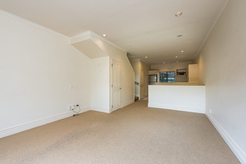9/5 Malcolm Lane, Thorndon, Wellington - Carousel 2