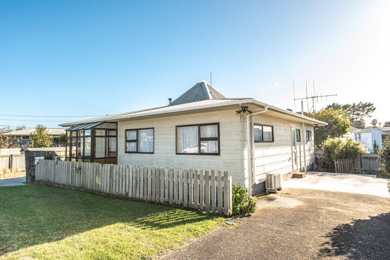 3 Titoki Street, Castlecliff, Whanganui - Carousel 1