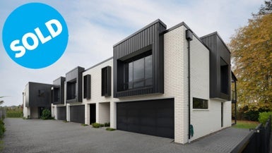 2/21 Manning Street, Hamilton Central, Hamilton - Carousel 1