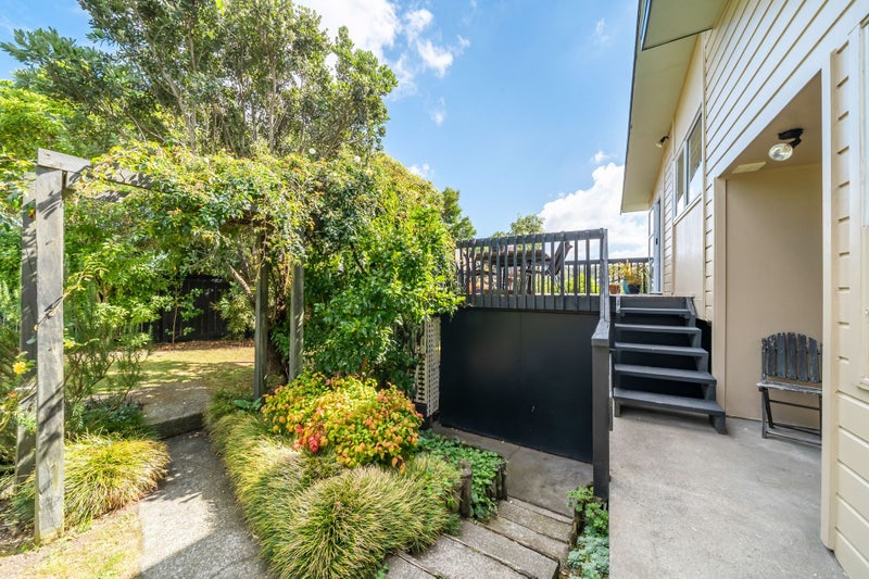 6 Fathom Lane, Whitby, Porirua - Carousel 35