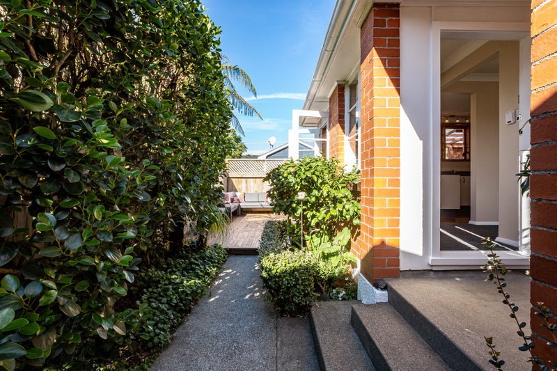 256 Oxford Terrace, Avalon, Lower Hutt - Carousel 2