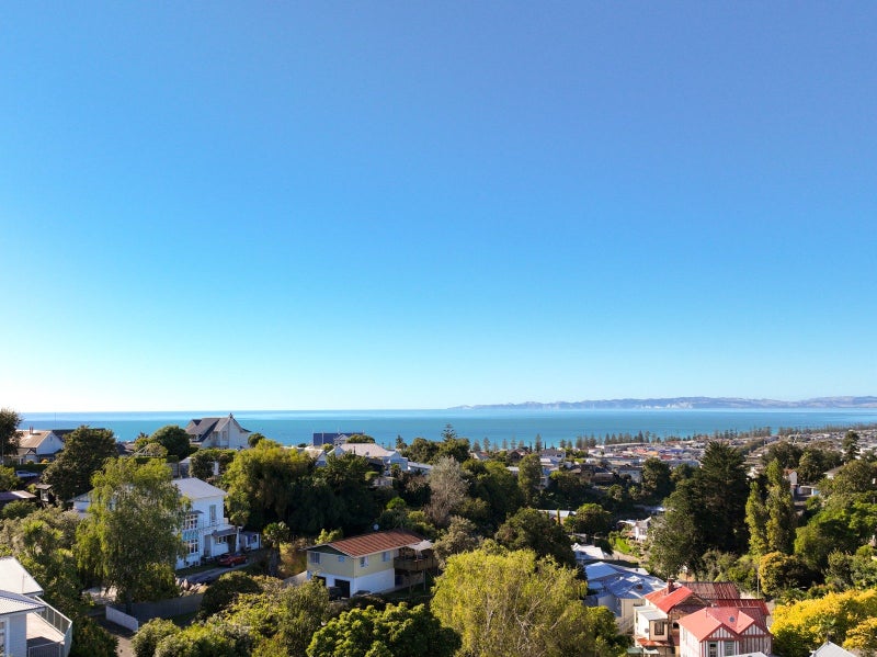 4 Harvey Road, Bluff Hill, Napier - Carousel 2